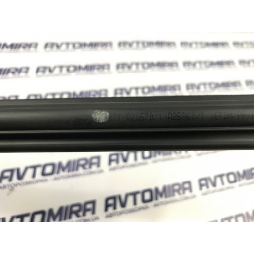 Уплотнитель стекла двери задний правый Ford Mondeo 4 2007-2014 1486616
